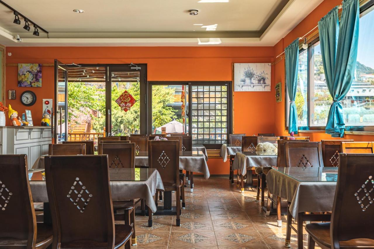Hua Mu Xing Jing B&B Nhân Ái Ngoại thất bức ảnh