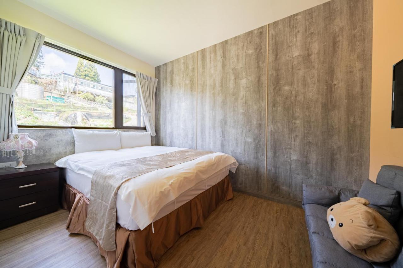 Hua Mu Xing Jing B&B Nhân Ái Ngoại thất bức ảnh
