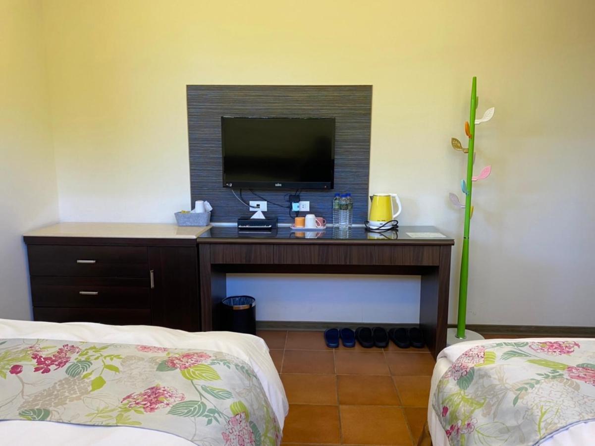 Hua Mu Xing Jing B&B Nhân Ái Ngoại thất bức ảnh
